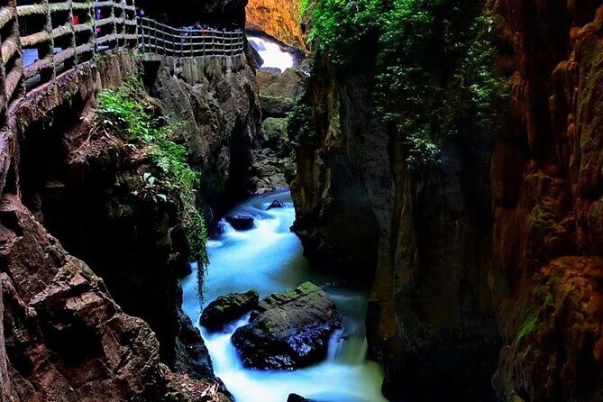 Yiliang Jiuxiang Scenic Area Private Tour - Key Points