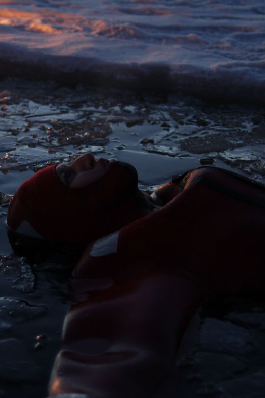 yllas-northern-lights-ice-floating-experience-with-transfer