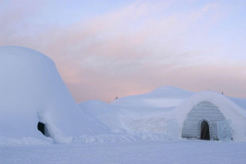 yllas-snowmobile-tour-to-arctic-snow-village-snack