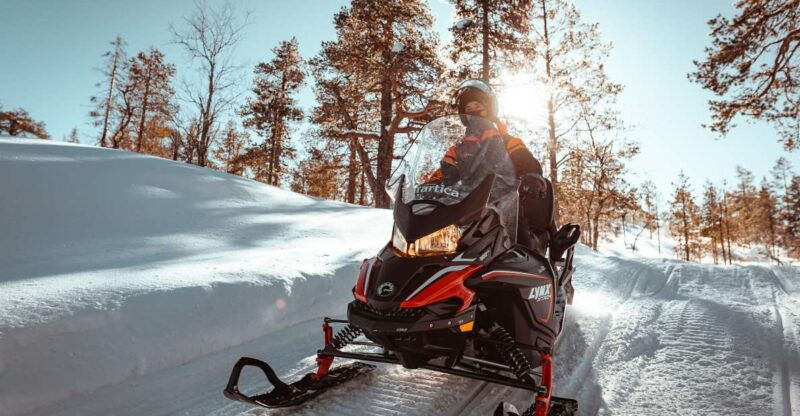 yllas-wilderness-snowmobile-tour