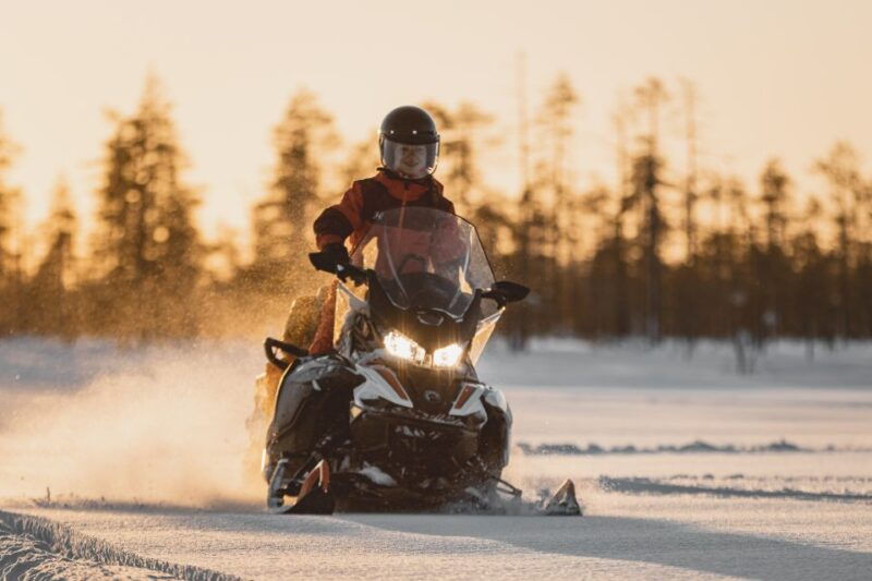 yllas-wilderness-snowmobile-tour