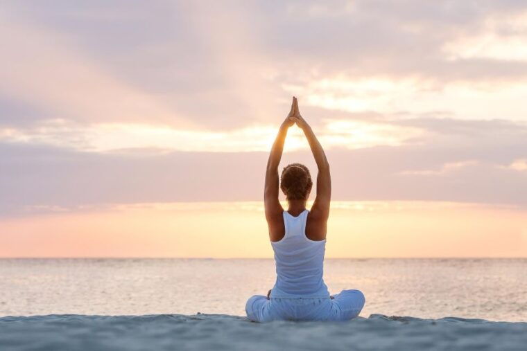 yoga-on-the-beach-in-south-beach