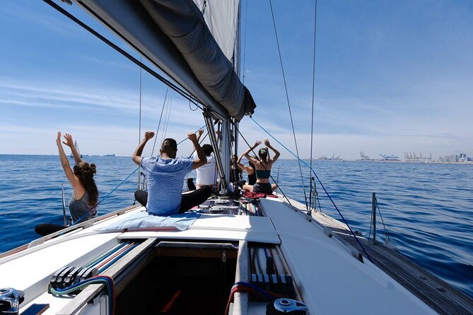 yoga-session-and-sailing-adventure-in-barcelona