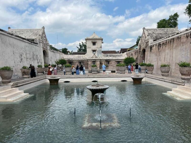 Yogyakarta: 2-Day Highlights Tour with Guide and Pickup - Key Points