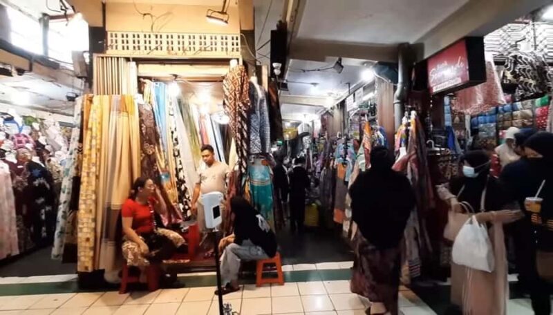 Yogyakarta: Beringharjo Market & Malioboro Street Tour - What To Expect: The Flow of the Tour