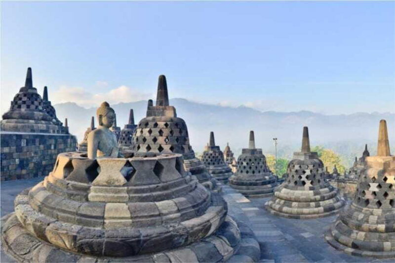 yogyakarta-borobudur-5-hour-tour-with-climb-up-transfers