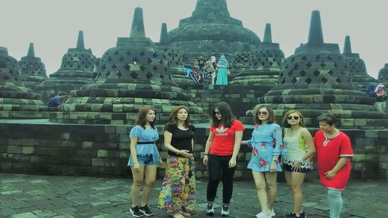 yogyakarta-borobudur-and-prambanan-day-trip