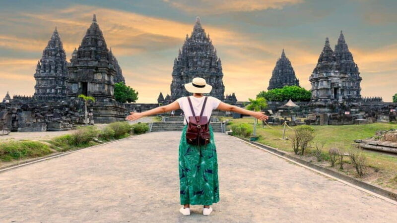 yogyakarta-borobudur-and-prambanan-day-trip