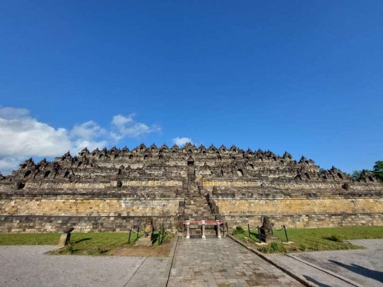 yogyakarta-borobudur-and-prambanan-private-tour