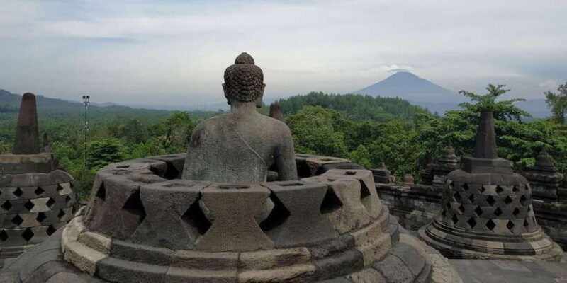 yogyakarta-borobudur-and-prambanan-temples-day-tour