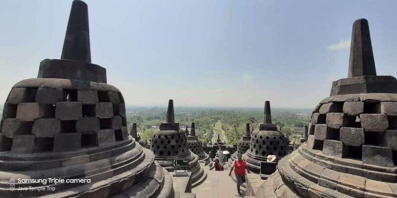 yogyakarta-borobudur-and-prambanan-temples-day-tour