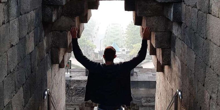 yogyakarta-borobudur-and-prambanan-temples-day-tour