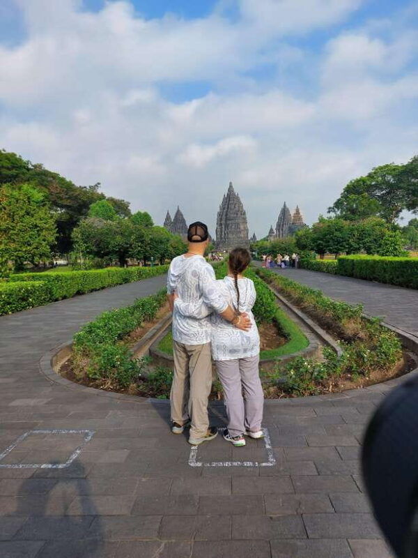 yogyakarta-borobudur-and-prambanan-temples-tour