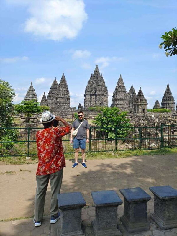 yogyakarta-borobudur-and-prambanan-temples-tour
