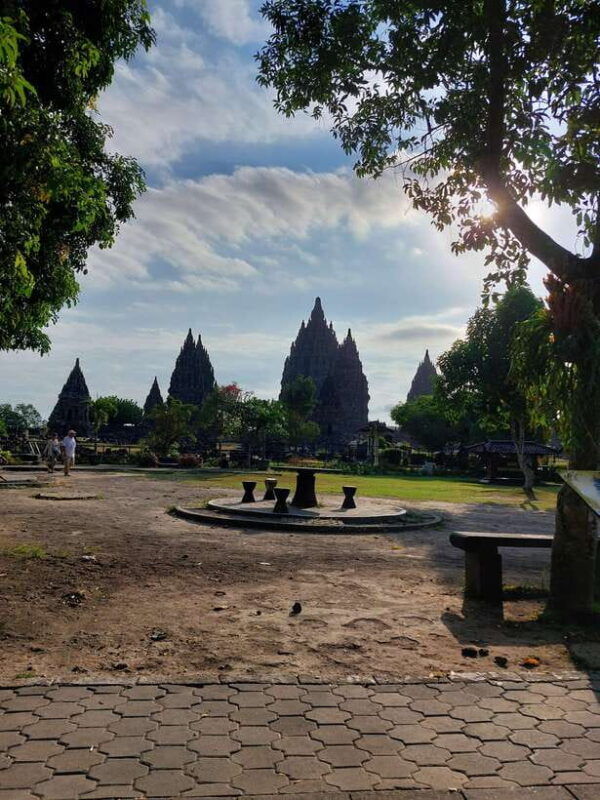 yogyakarta-borobudur-and-prambanan-temples-tour
