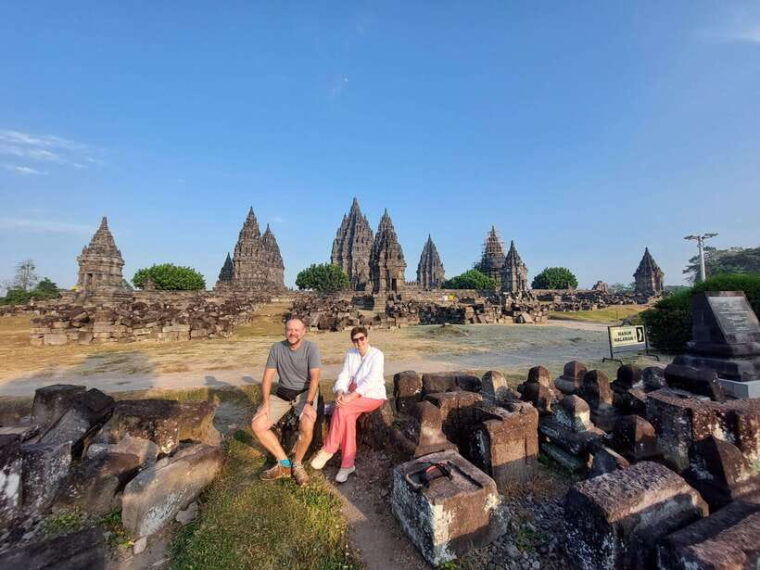 yogyakarta-borobudur-and-prambanan-temples-tour