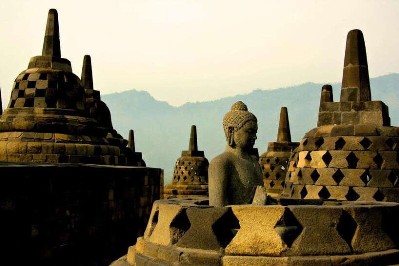 yogyakarta-borobudur-climb-to-the-top-included-cycling-tour