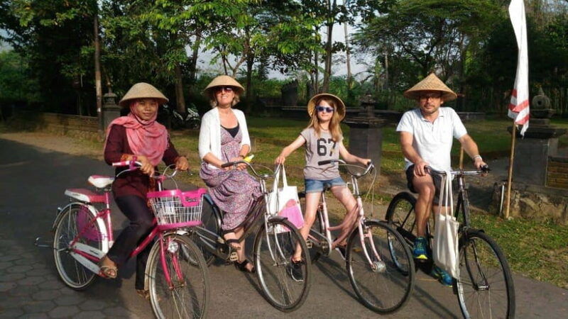 yogyakarta-borobudur-climb-to-the-top-included-cycling-tour