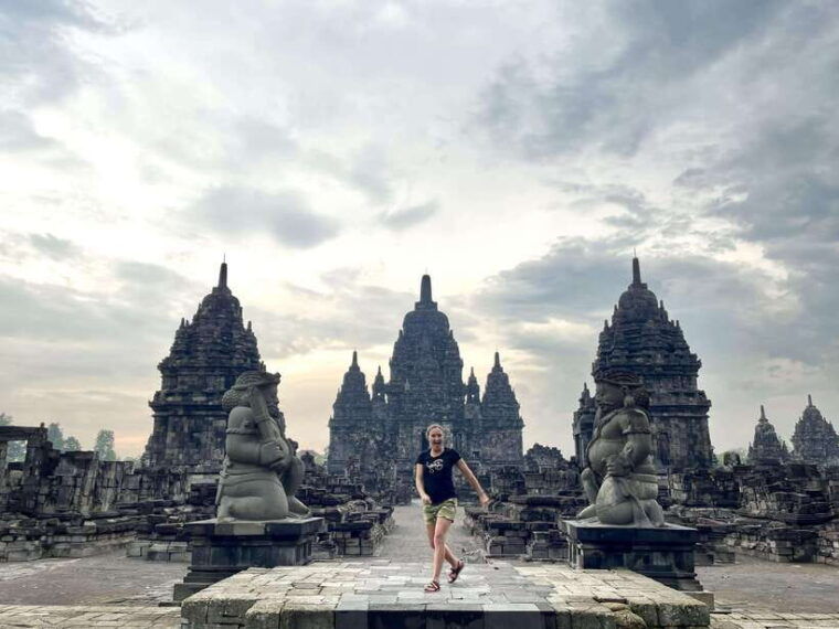 yogyakarta-borobudur-climb-up-and-prambanan-temple-day-tour