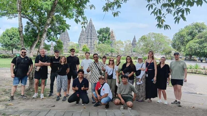 Yogyakarta: Borobudur climb up ticket guarantee & prambanan - Yogyakarta: Borobudur climb-up ticket guarantee & Prambanan