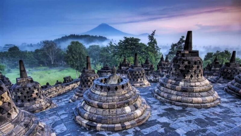 Yogyakarta: Borobudur Half-Day Tour with Climb up Access - Key Points