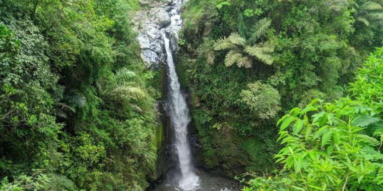 yogyakarta-borobudur-kedung-kayang-waterfall