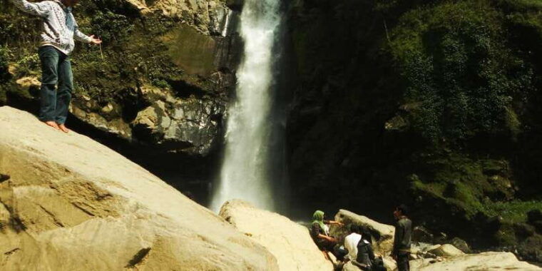 yogyakarta-borobudur-kedung-kayang-waterfall