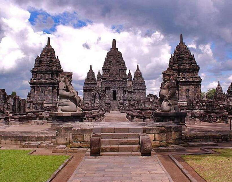 yogyakarta-borobudur-mendut-prambanan-temple