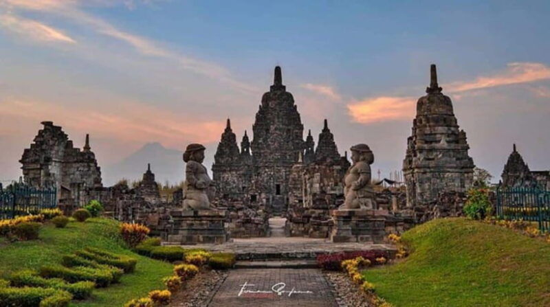yogyakarta-borobudur-mendut-prambanan-temple