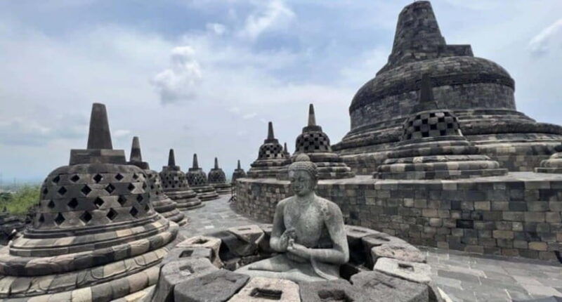 yogyakarta-borobudur-mendut-prambanan-temple