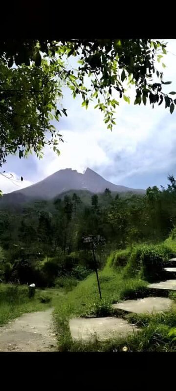 Yogyakarta :Borobudur, Merapi Volcano & Prambanan Temple - The Journey Through Yogyakartas Landmarks