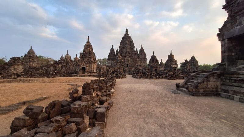 Yogyakarta :Borobudur, Merapi Volcano & Prambanan Temple - FAQs