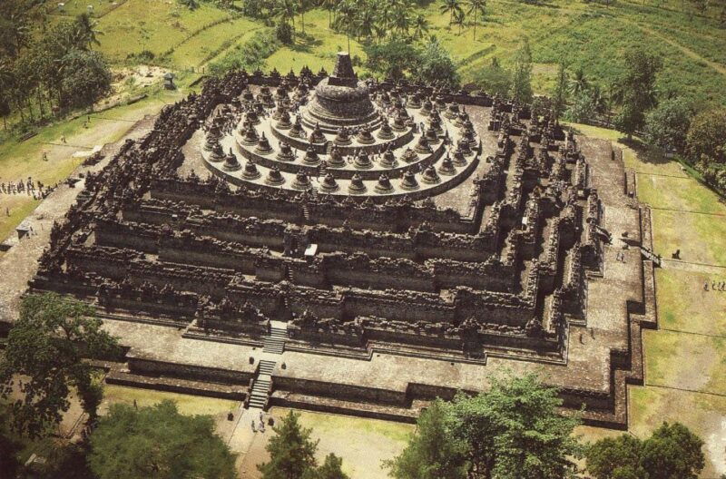 yogyakarta-borobudur-prambanan-merapi-volcano
