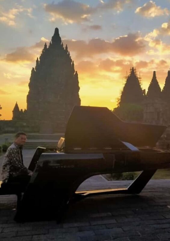 Yogyakarta: Borobudur Prambanan Temple Tour and Entry Ticket - What to Expect from the Tour