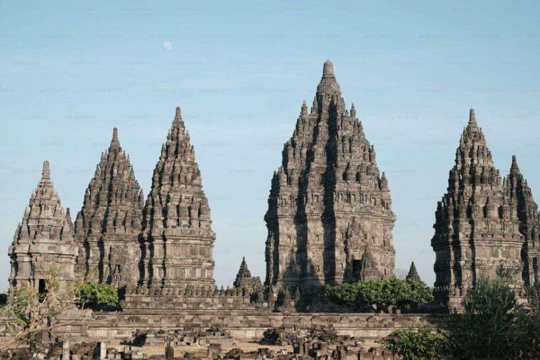 yogyakarta-borobudur-prambanan-temple-tour-transportation