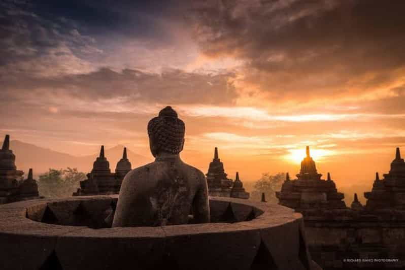 yogyakarta-borobudur-queen-of-boko-sunset-temple-day-tour