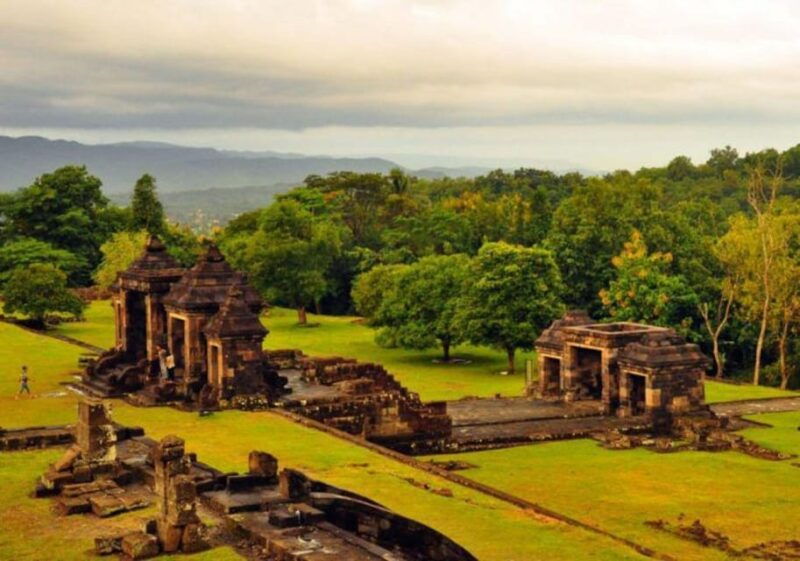 yogyakarta-borobudur-queen-of-boko-sunset-temple-day-tour