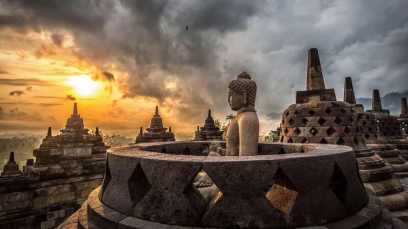 Yogyakarta: Borobudur Sunrise Climb or Sunset and Prambanan - The Allure of Borobudur: Sunrise or Sunset?