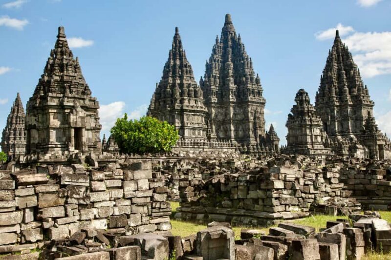 Yogyakarta: Borobudur Sunrise (climb-up) and Prambanan Tour - FAQs
