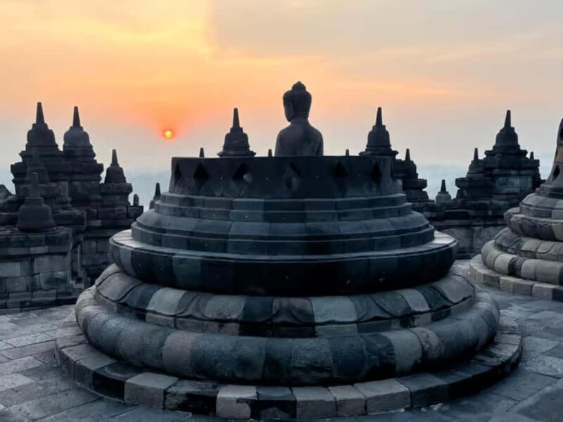 Yogyakarta : Borobudur sunrise climbup temple and prambanan - Transportation and Group Size