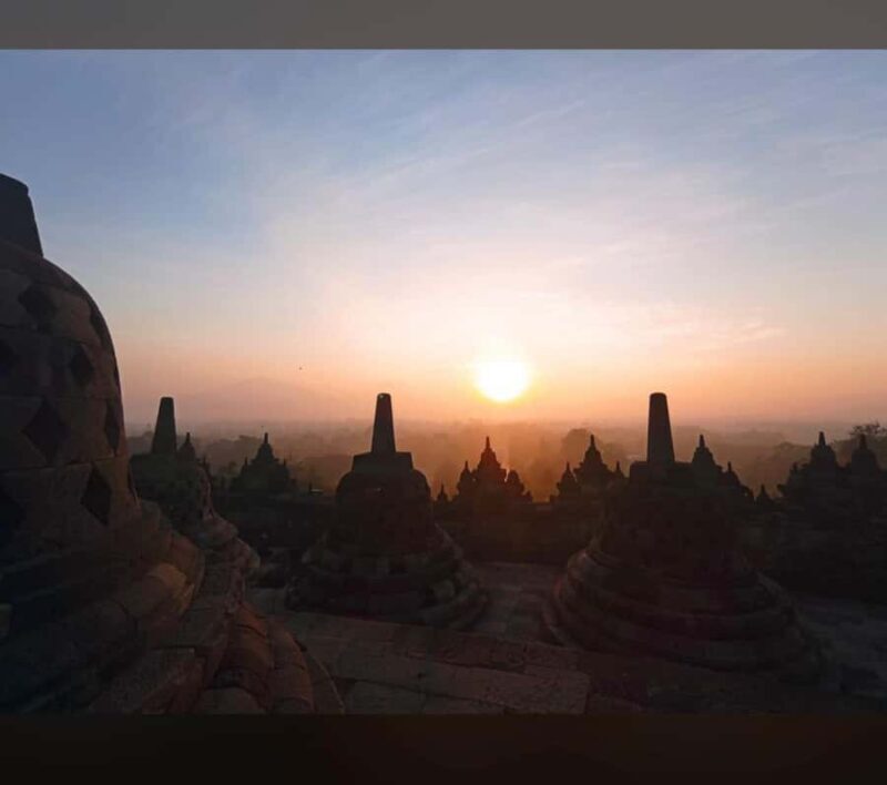 Yogyakarta : Borobudur sunrise climbup temple and prambanan - FAQ