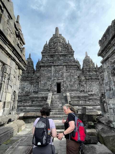 yogyakarta-borobudur-sunrise-from-setumbu-hill-shared-tour