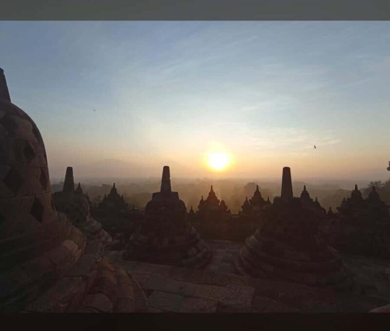 Yogyakarta: Borobudur Sunrise from temple with Breakfast - What Makes This Tour Stand Out