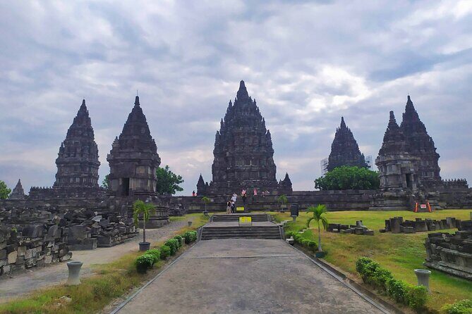 Yogyakarta Borobudur sunrise Guarantee Climb up and Prambanan - FAQ