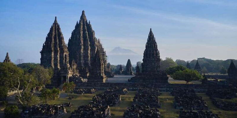 yogyakarta-borobudur-sunrise-merapi-prambanan-full-day
