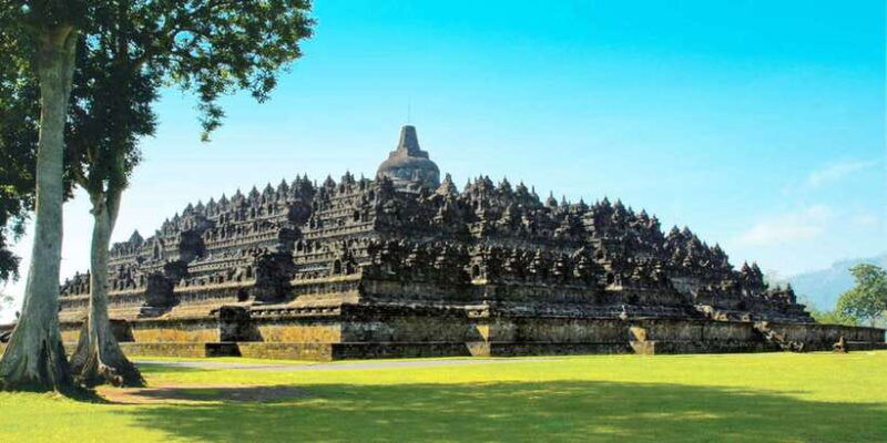 yogyakarta-borobudur-sunrise-prambanan-temple-guided-tour
