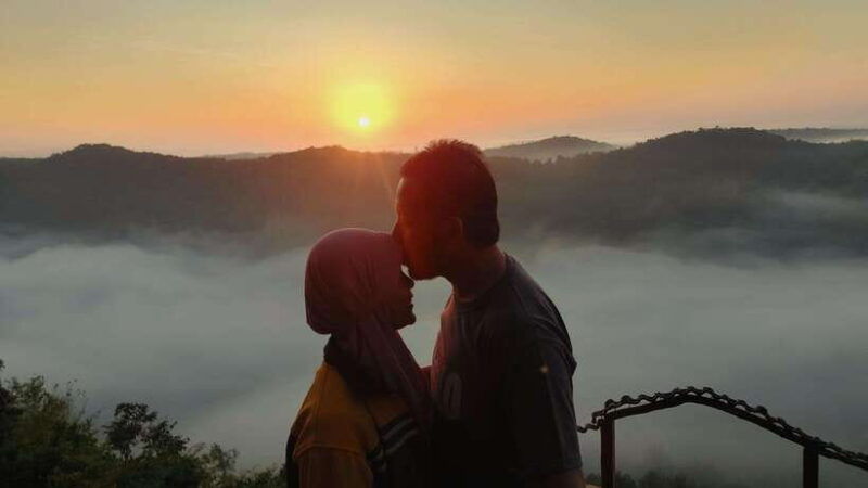 yogyakarta-borobudur-sunrise-tour-free-drone-footage