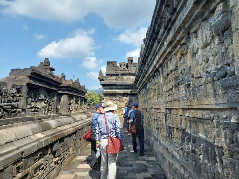 Yogyakarta: Borobudur Sunset Climb Up Shared Guided Tour - An Authentic Sunset at Borobudur