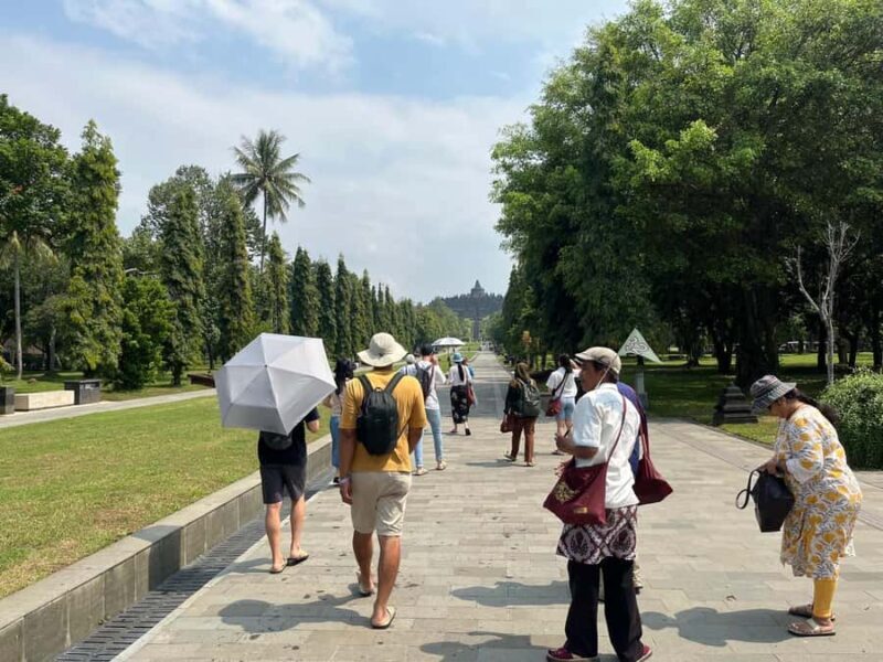 Yogyakarta: Borobudur sunset(guarantee climb up) & Prambanan - FAQ