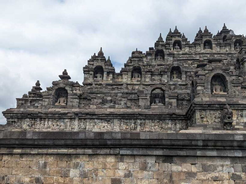 yogyakarta-borobudur-temple-and-selogriyo-rice-terrace-tour